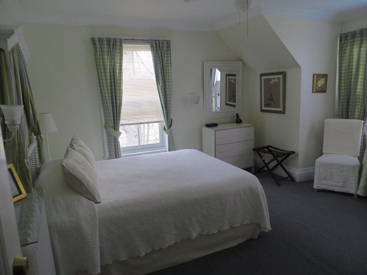 Dunlop Inn Baddeck Bagian luar foto
