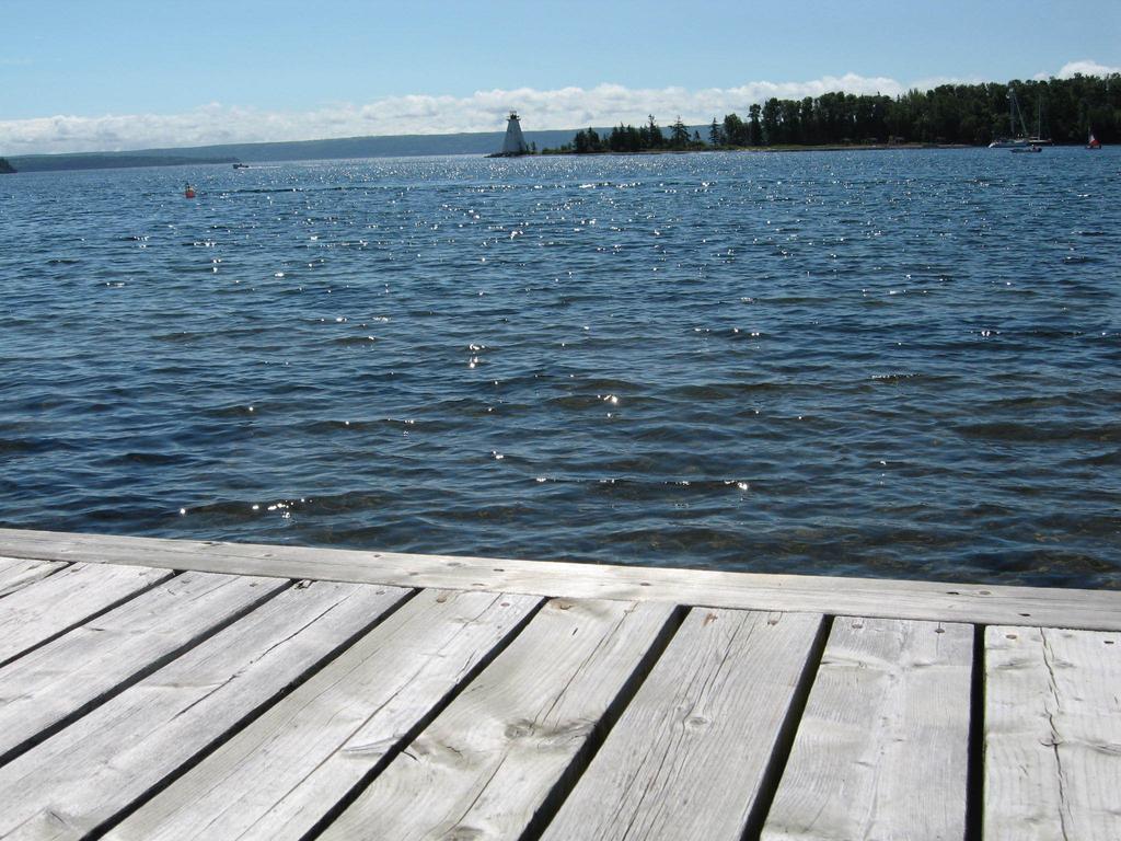 Dunlop Inn Baddeck Bagian luar foto